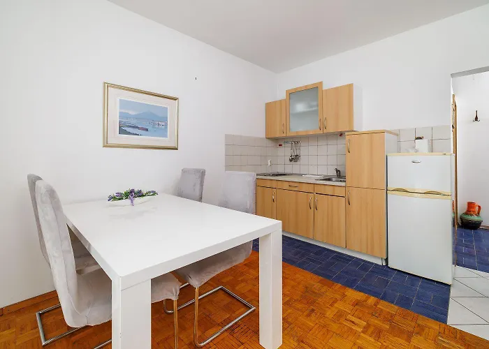 Apartament Idyllisches Nur 300 Meter Zum Mit Meerblick, Garten, Grill, Parkplatz
