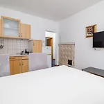 Idyllisches Nur 300 Meter Zum Mit Meerblick, Garten, Grill, Parkplatz Апартаменты Нови-Винодолски
