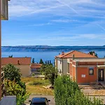 Апартаменты Idyllisches Nur 300 Meter Zum Mit Meerblick, Garten, Grill, Parkplatz Нови-Винодолски