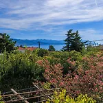 Idyllisches Nur 300 Meter Zum Mit Meerblick, Garten, Grill, Parkplatz