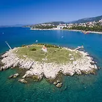 Idyllisches Nur 300 Meter Zum Mit Meerblick, Garten, Grill, Parkplatz Нови-Винодолски